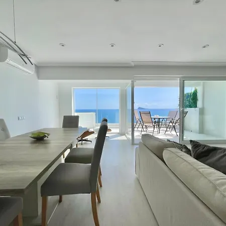 Emalco Seafront Modern شقة