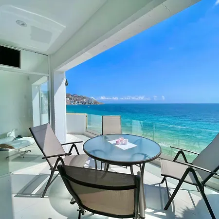 Emalco Seafront Modern شقة