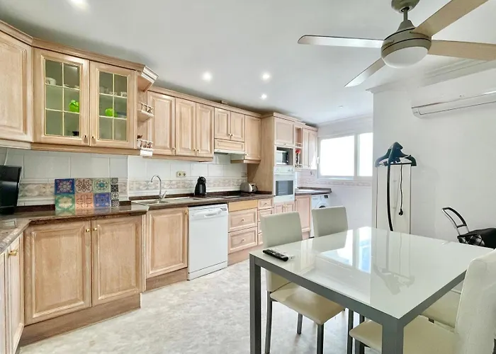 דירה Emalco Seafront Modern בנידורם