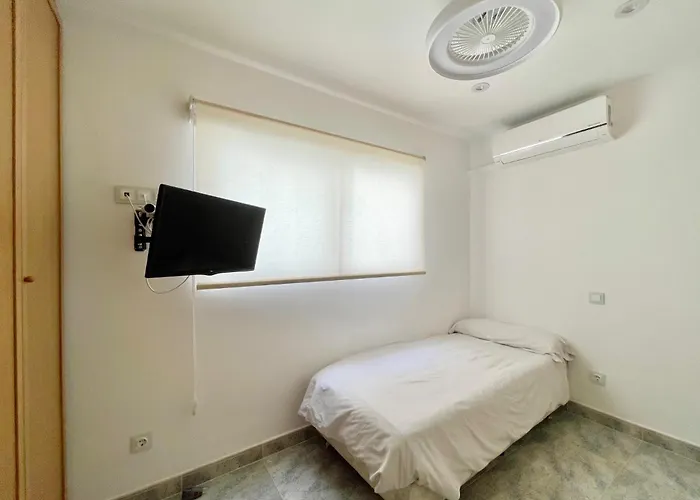 Emalco Seafront Modern דירה בנידורם