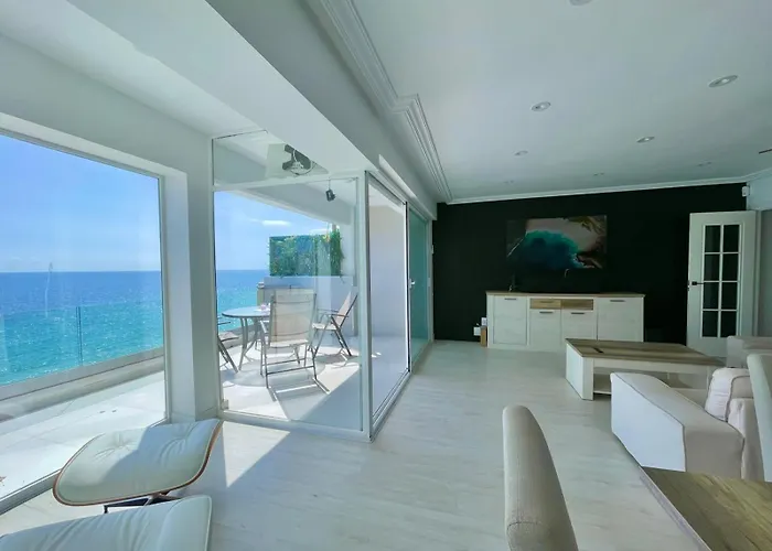 דירה Emalco Seafront Modern בנידורם