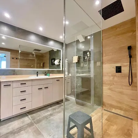 Apartamento Emalco Seafront Modern *